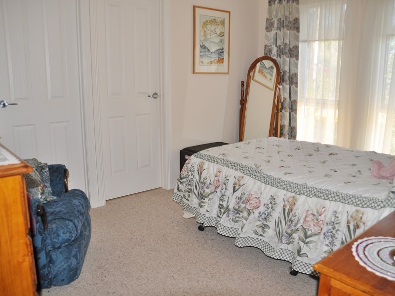 21 Oval Road, Victor Harbor SA 5211