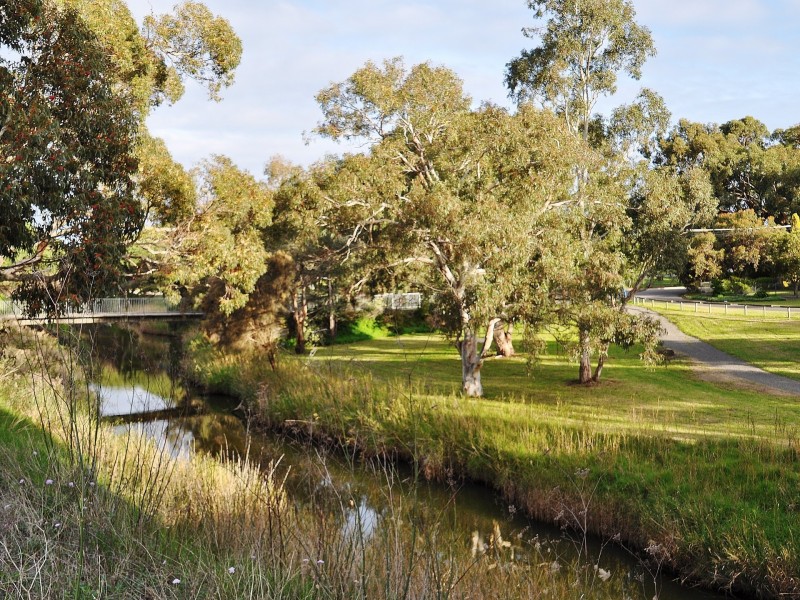 21 Oval Road, Victor Harbor SA 5211