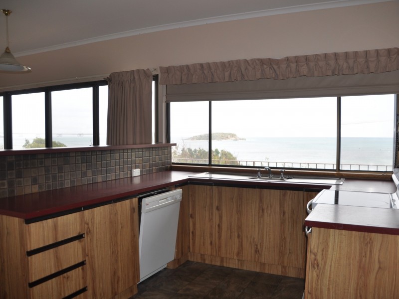 13 Hart Avenue, Encounter Bay SA 5211