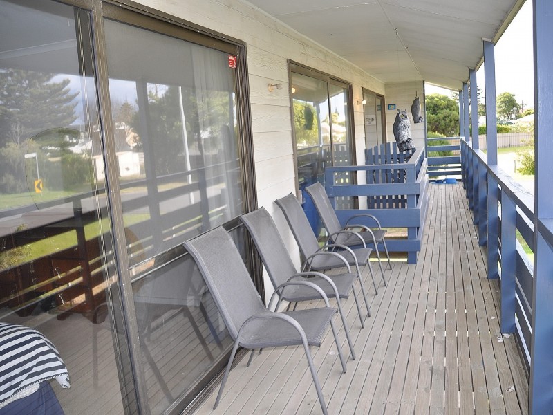 1 Henry Street, Encounter Bay SA 5211