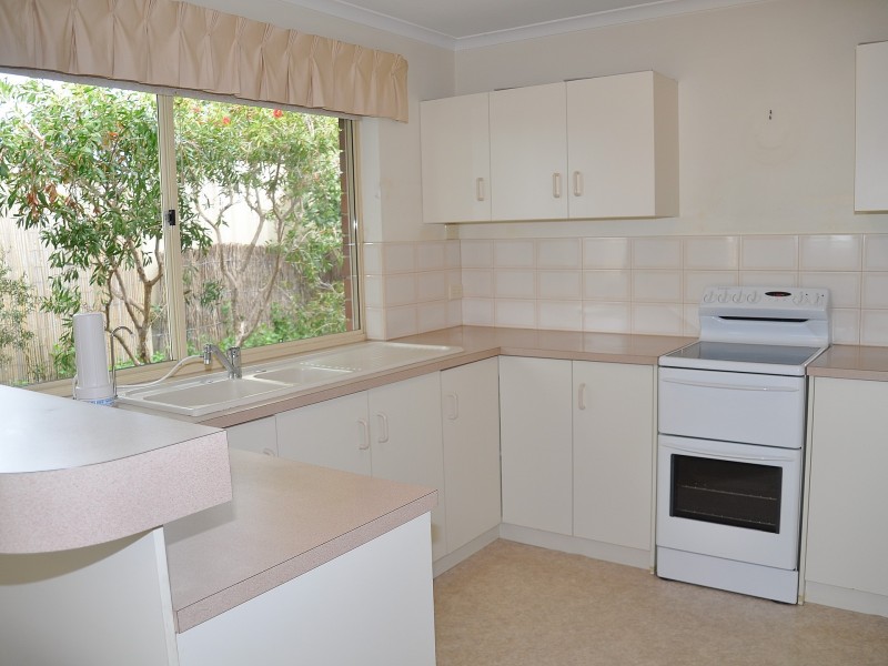 4 Connell Street, Victor Harbor SA 5211