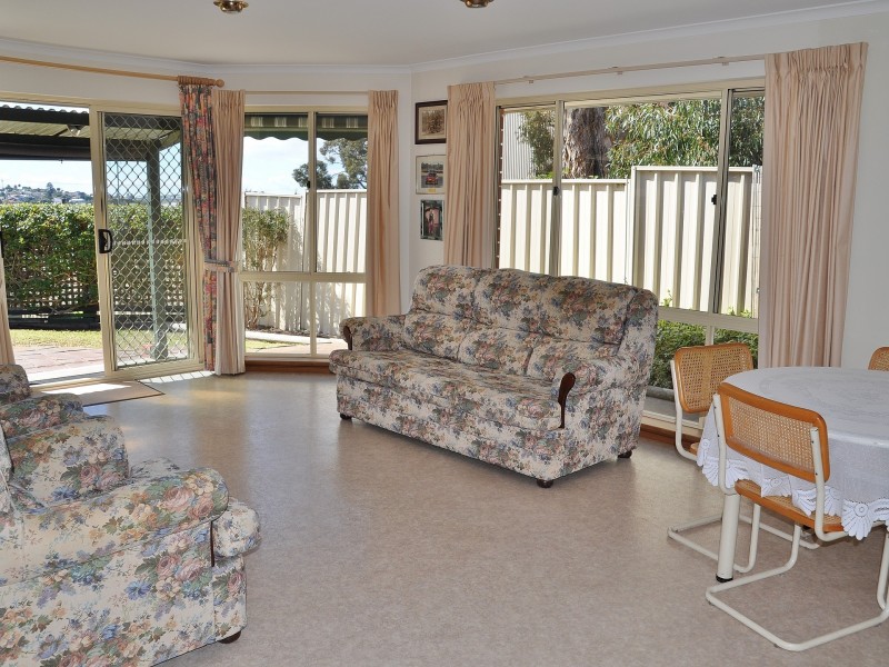 4 Connell Street, Victor Harbor SA 5211