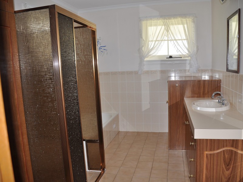 17 Altman Avenue, Victor Harbor SA 5211