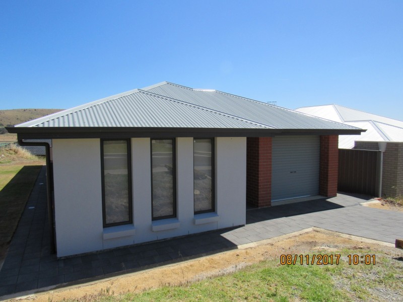 24 Aquamarine Boulevard, Hayborough SA 5211