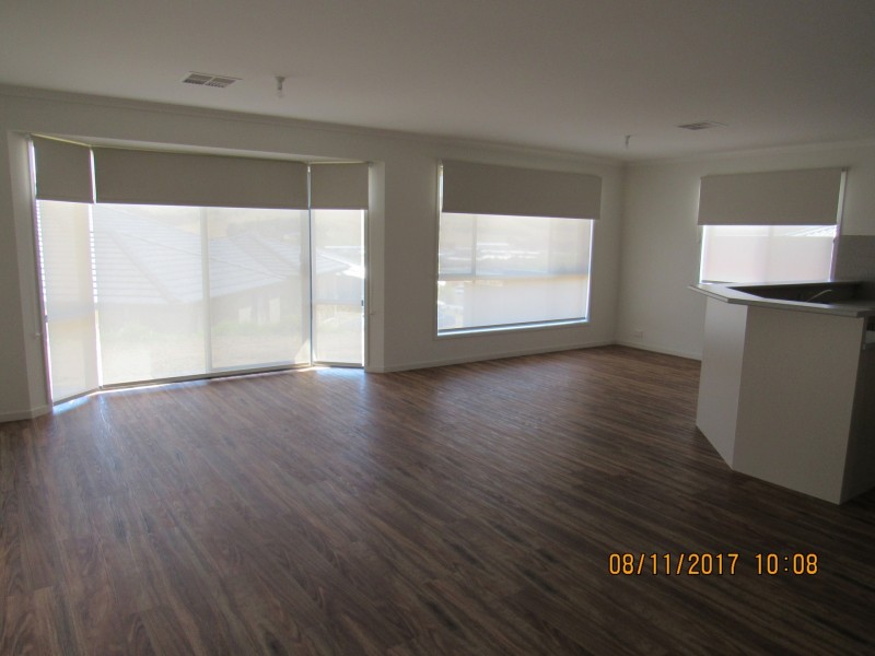 24 Aquamarine Boulevard, Hayborough SA 5211