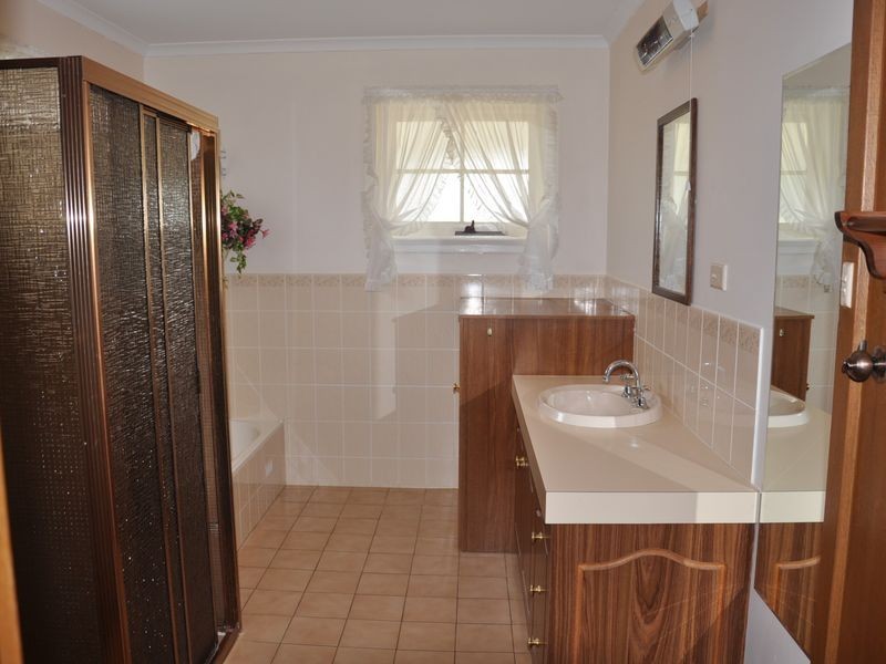 17 Altman Avenue, Victor Harbor SA 5211