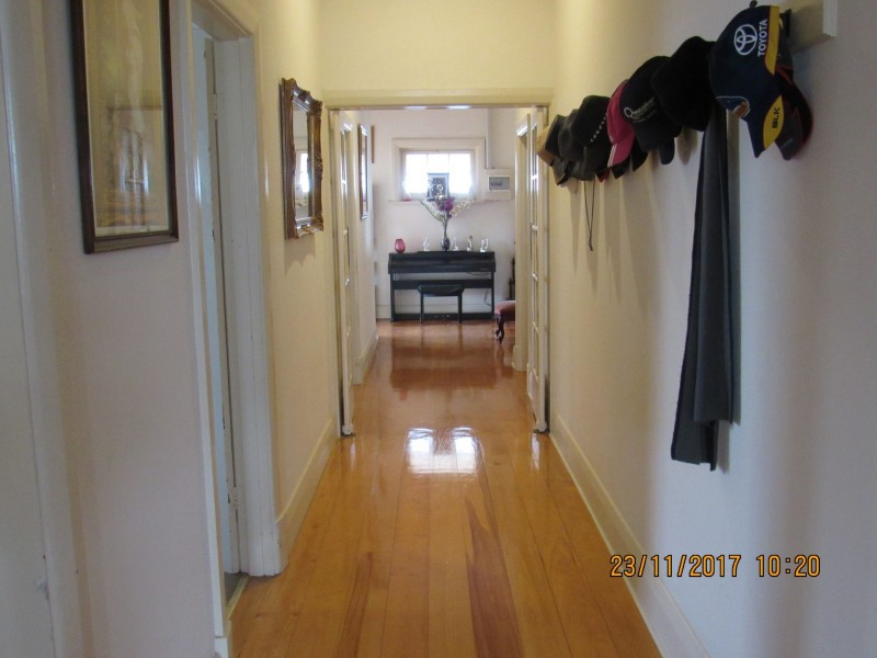 21 Hindmarsh Road, Victor Harbor SA 5211