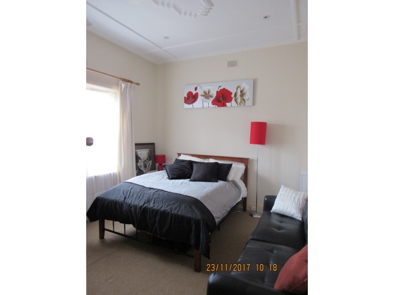 21 Hindmarsh Road, Victor Harbor SA 5211