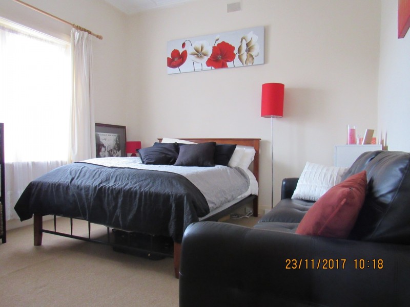 21 Hindmarsh Road, Victor Harbor SA 5211