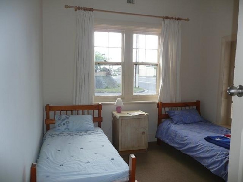 21 Hindmarsh Road, Victor Harbor SA 5211