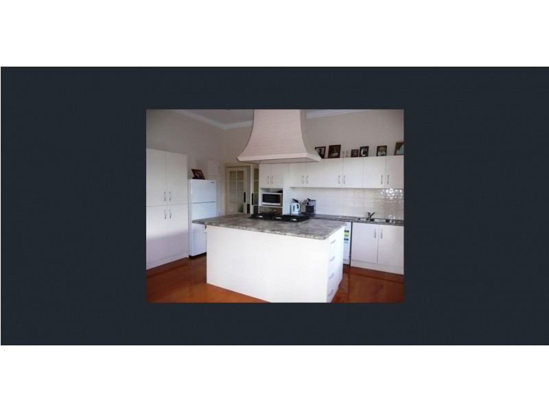 21 Hindmarsh Road, Victor Harbor SA 5211