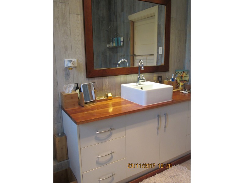 21 Hindmarsh Road, Victor Harbor SA 5211