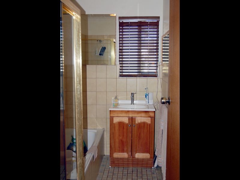 3 James Avenue, Victor Harbor SA 5211