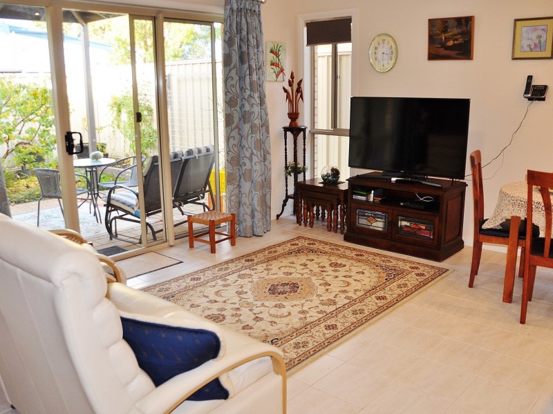 21 Oval Road, Victor Harbor SA 5211