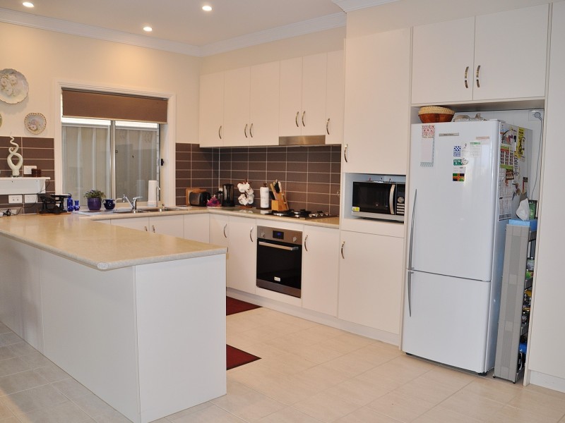 21 Oval Road, Victor Harbor SA 5211