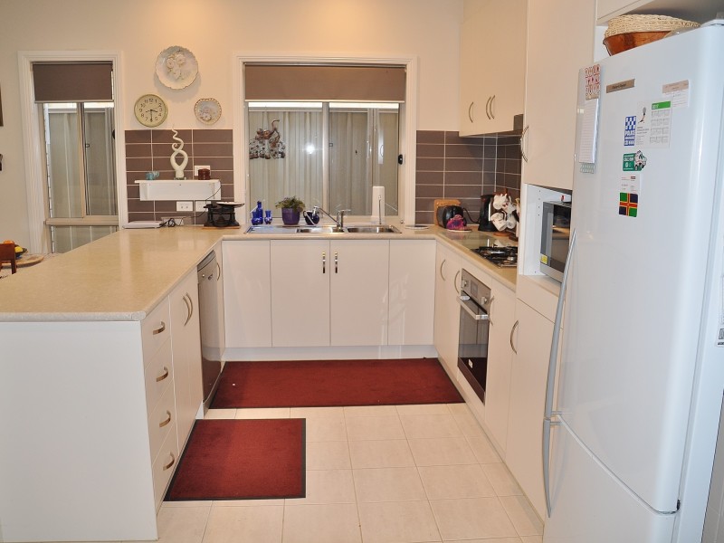 21 Oval Road, Victor Harbor SA 5211