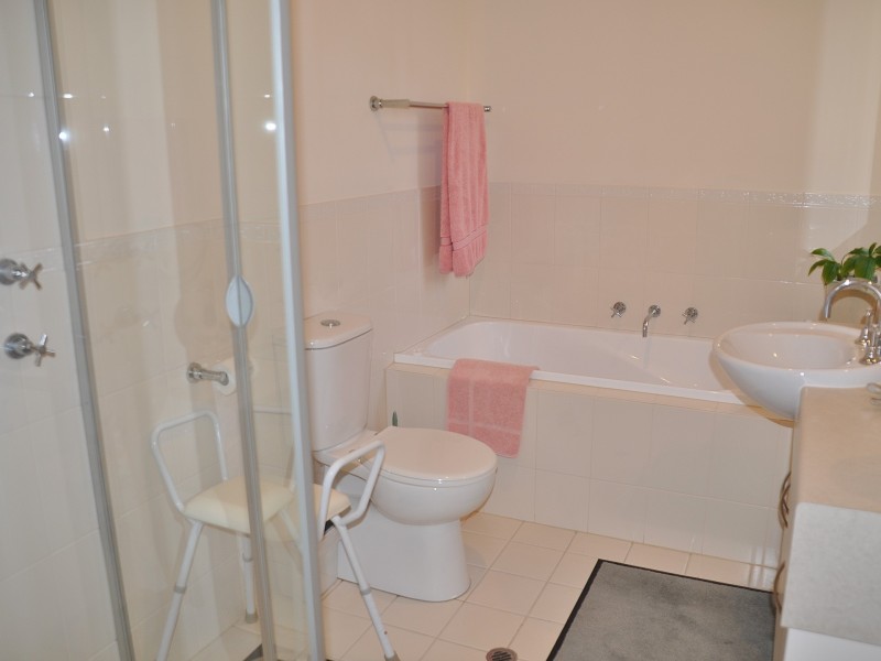 21 Oval Road, Victor Harbor SA 5211