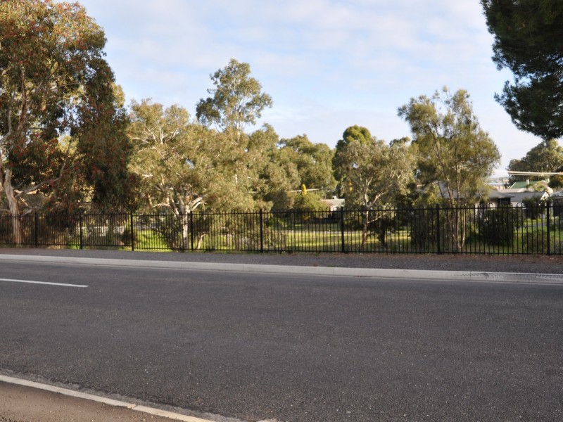 21 Oval Road, Victor Harbor SA 5211