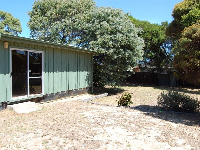 37 Warland Avenue, Victor Harbor SA 5211
