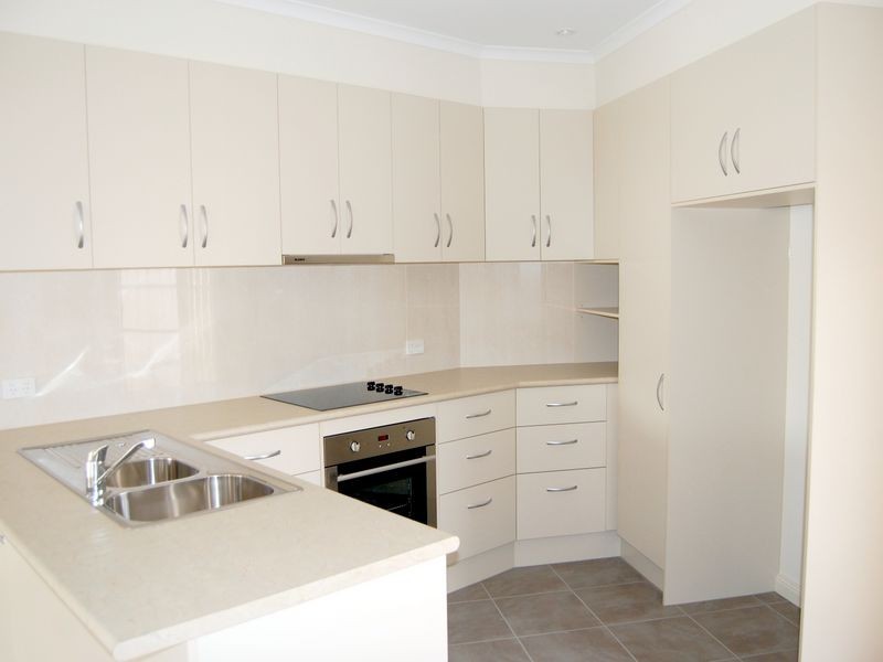 2 The Parkway, Victor Harbor SA 5211