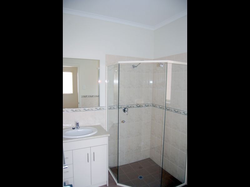 2 The Parkway, Victor Harbor SA 5211