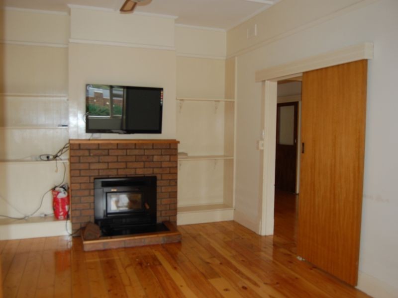 8 Leworthy Street, Victor Harbor SA 5211