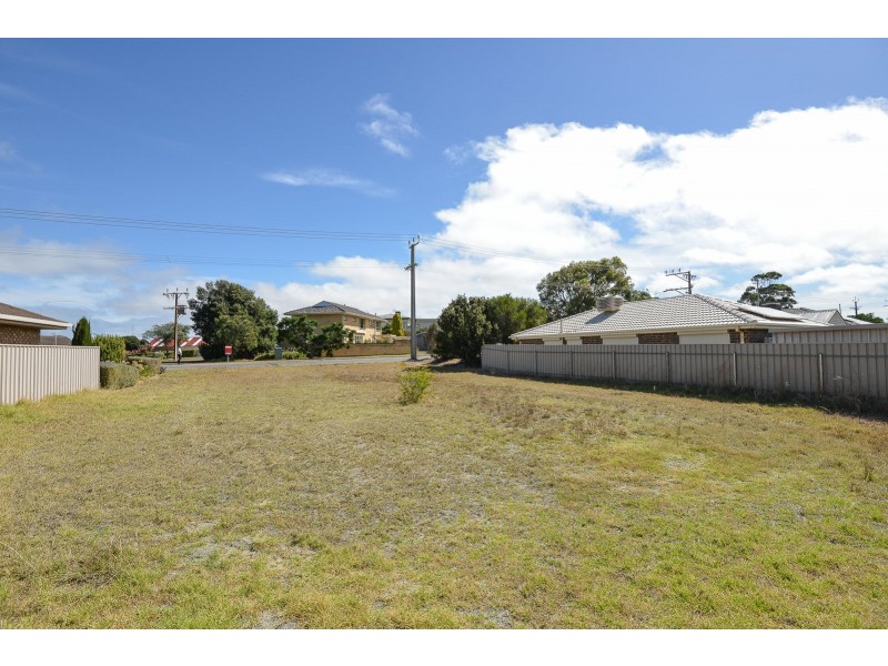 22 Cudmore Road, Mccracken SA 5211