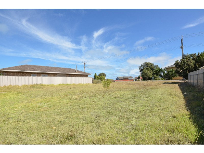 22 Cudmore Road, Mccracken SA 5211