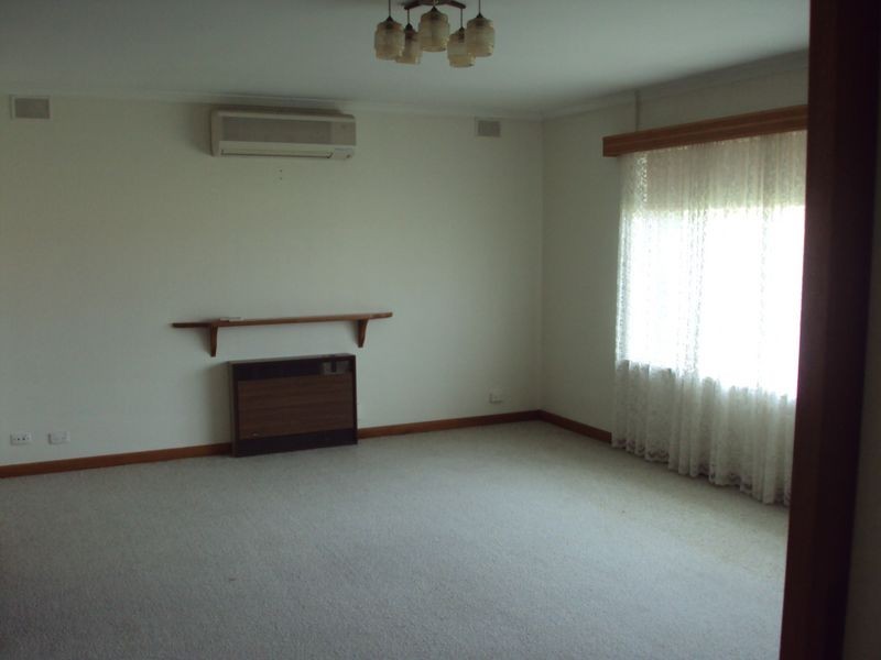 3 Swain Avenue, Victor Harbor SA 5211