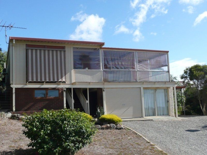 1 Laurie Avenue, Encounter Bay SA 5211
