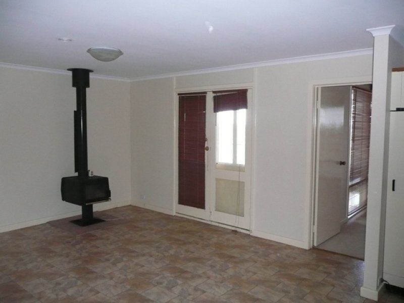 1 Laurie Avenue, Encounter Bay SA 5211