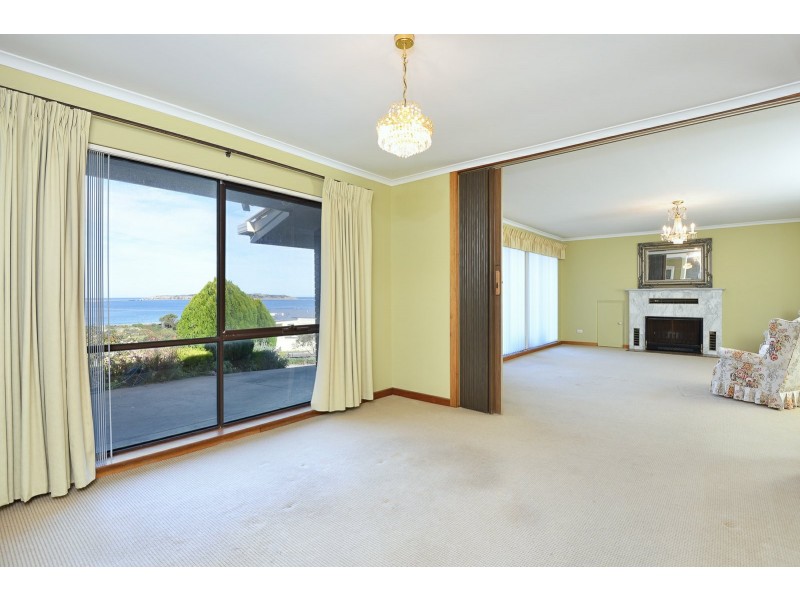 31 The Crescent, Mccracken SA 5211