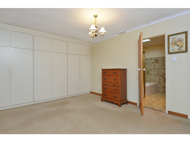 31 The Crescent, Mccracken SA 5211