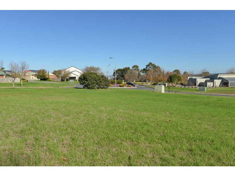 2 Endeavour Drive, Mccracken SA 5211