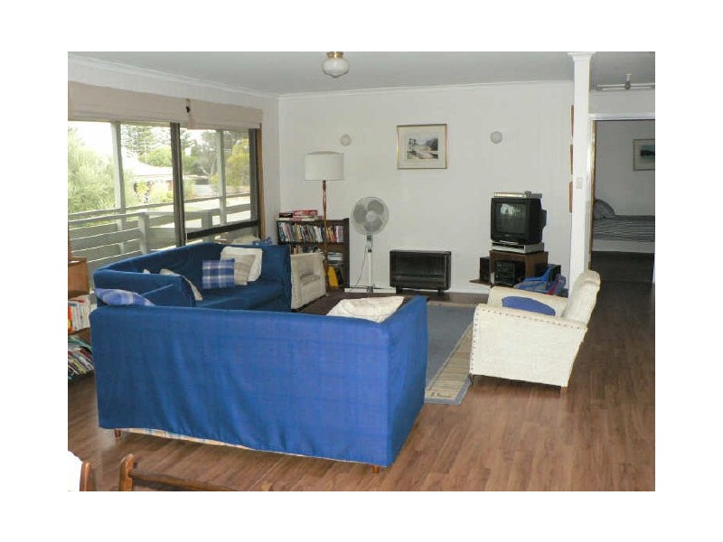 1 Henry Street, Encounter Bay SA 5211