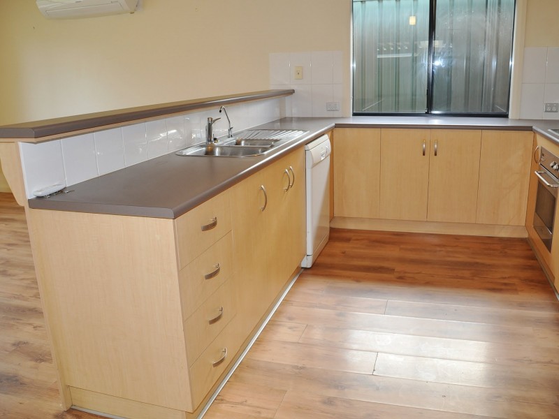 13 Robb Street, Encounter Bay SA 5211