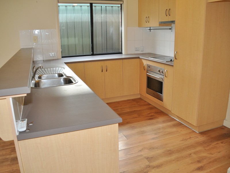 13 Robb Street, Encounter Bay SA 5211