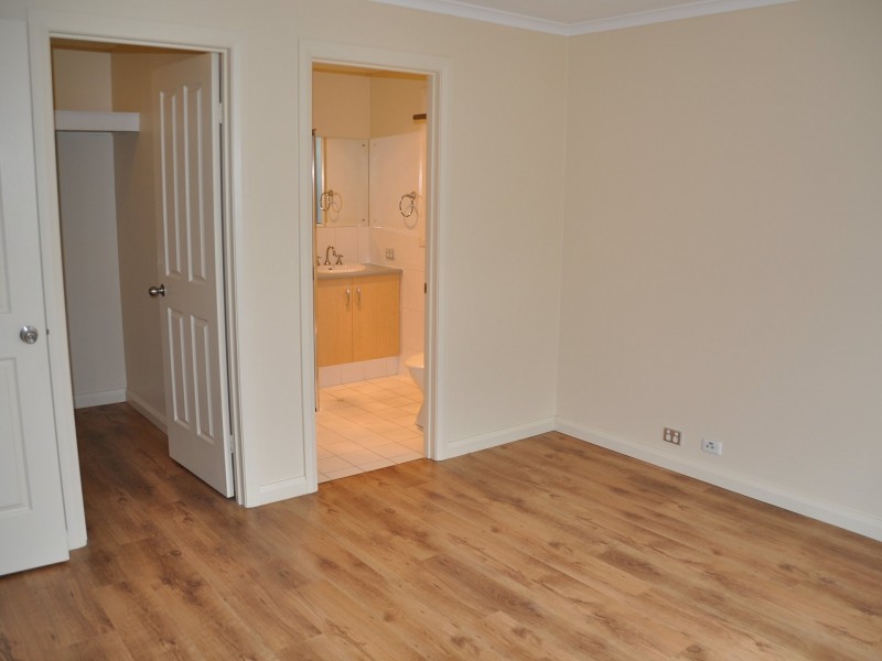 13 Robb Street, Encounter Bay SA 5211