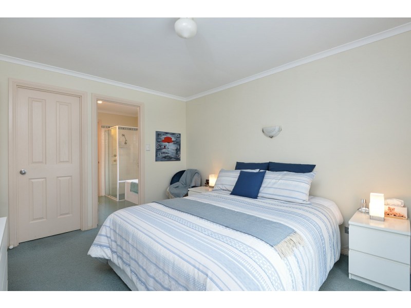 44 Newland Street, Victor Harbor SA 5211