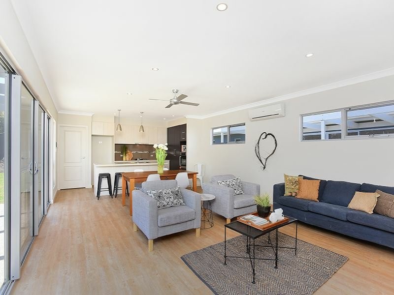 6 Keithalan Avenue, Victor Harbor SA 5211