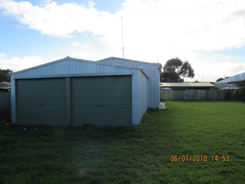 33 Russell Street, Encounter Bay SA 5211