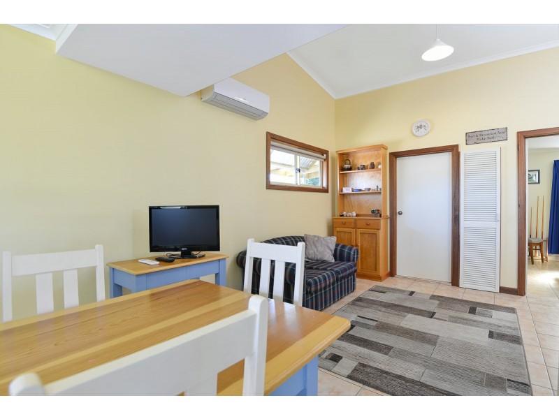 1 Adamson Street, Hayborough SA 5211