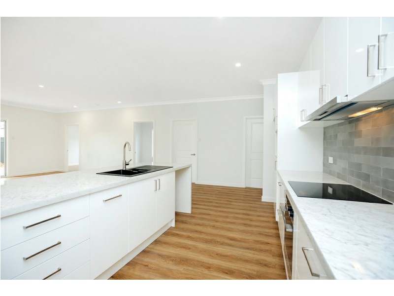 64 Montpelier Terrace, Port Elliot SA 5212