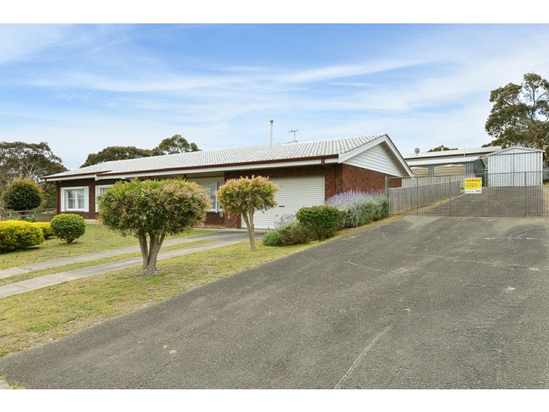 18 Keithalan Avenue, Victor Harbor SA 5211
