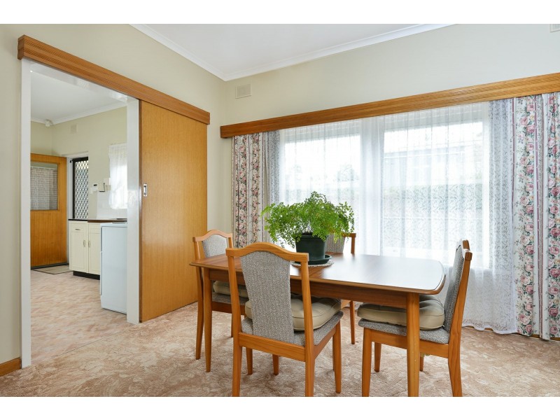 18 Keithalan Avenue, Victor Harbor SA 5211