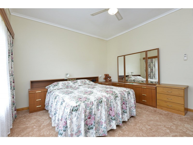 18 Keithalan Avenue, Victor Harbor SA 5211