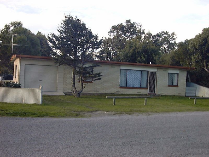 10 Oakham Street, Encounter Bay SA 5211