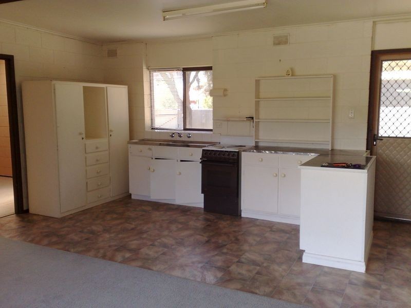 10 Oakham Street, Encounter Bay SA 5211
