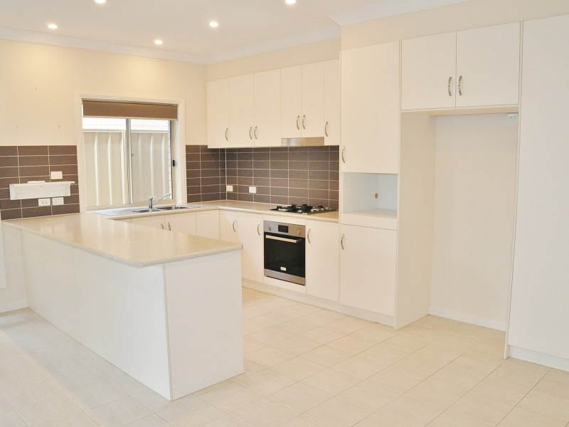 21 Oval Road, Victor Harbor SA 5211