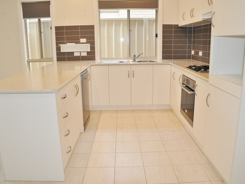 21 Oval Road, Victor Harbor SA 5211